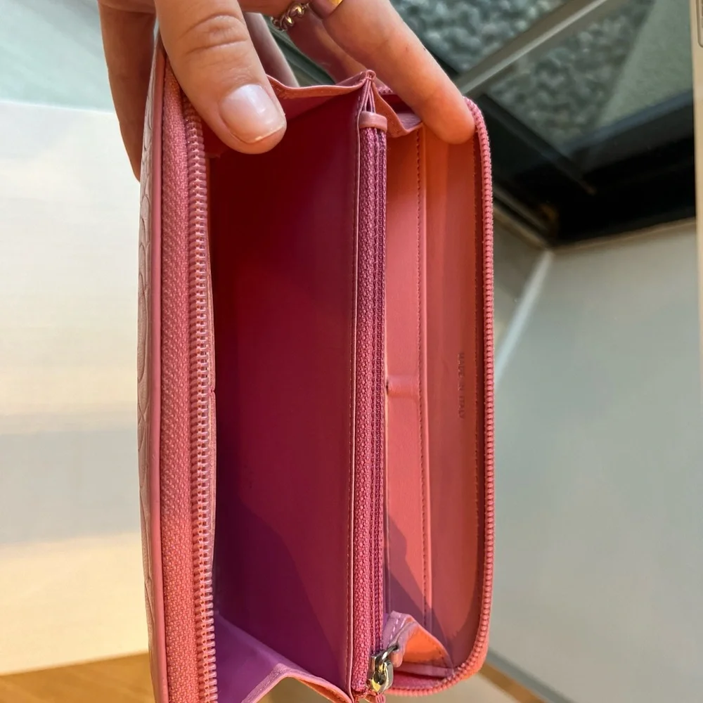 Chanel Pink Leather Camillia Wallet with Gold CC Logo - Picture 5 of 5